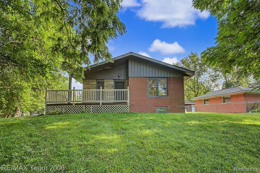 9415 Tobine Street, Romulus, MI 48174