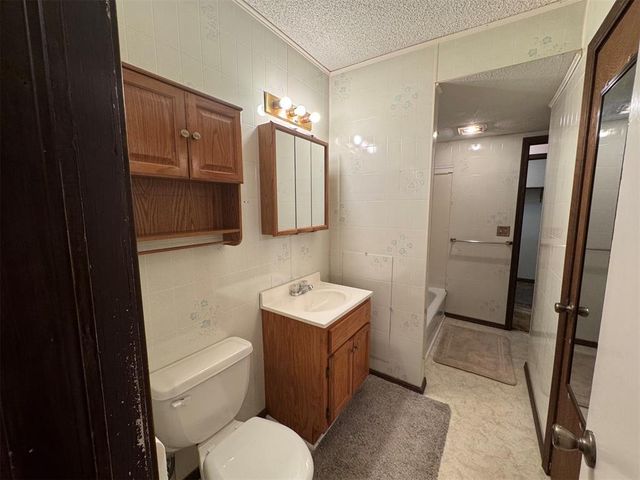 6207 NW 34th Street, Bethany, OK 73008