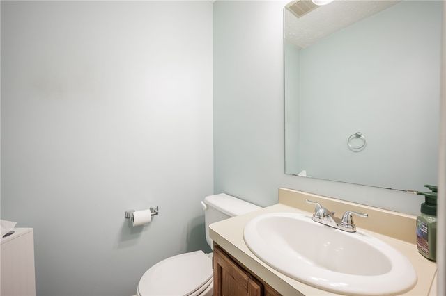 7 Old Pine Lane, Greece, NY 14615