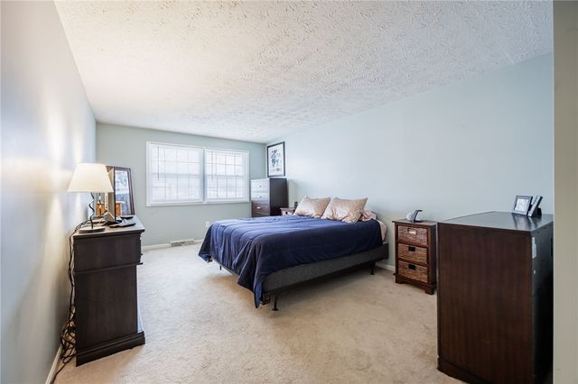 7 Old Pine Lane, Greece, NY 14615