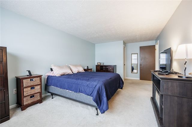 7 Old Pine Lane, Greece, NY 14615