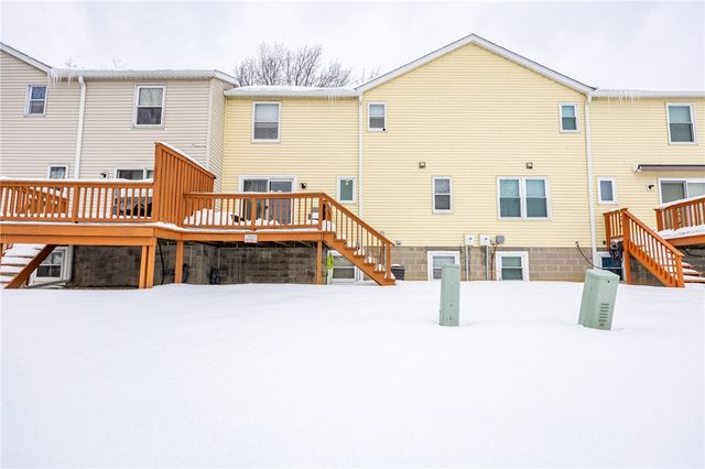 7 Old Pine Lane, Greece, NY 14615