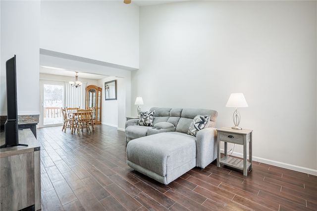 7 Old Pine Lane, Greece, NY 14615