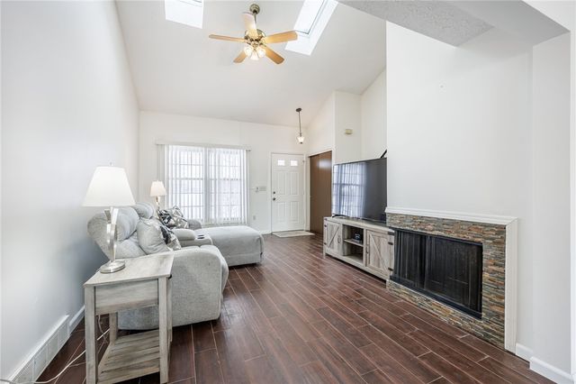 7 Old Pine Lane, Greece, NY 14615