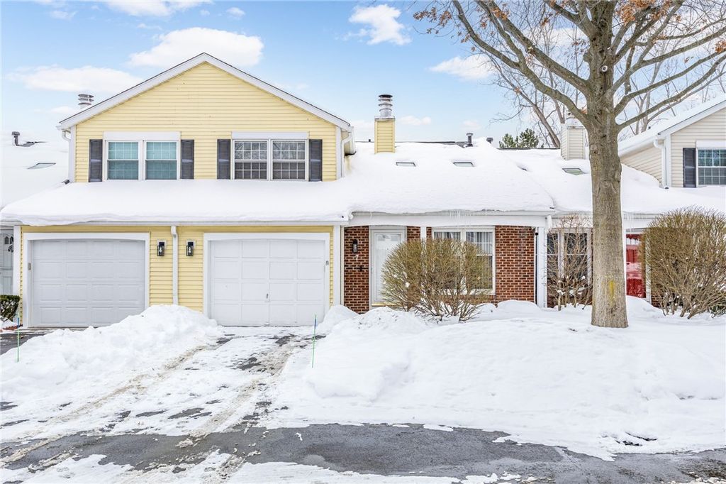 7 Old Pine Lane, Greece, NY 14615