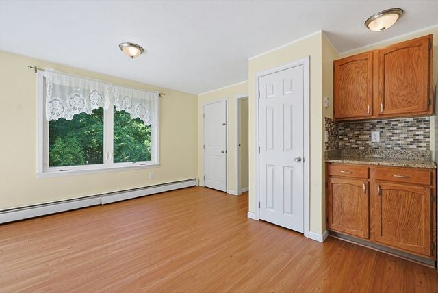 2 Mayflower Circle, Shrewsbury, MA 01545
