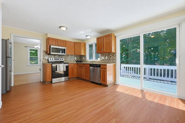 2 Mayflower Circle, Shrewsbury, MA 01545