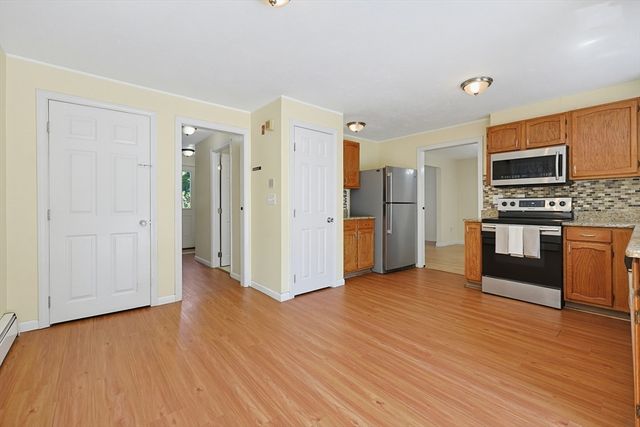 2 Mayflower Circle, Shrewsbury, MA 01545