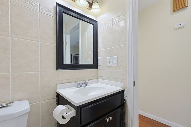 2 Mayflower Circle, Shrewsbury, MA 01545
