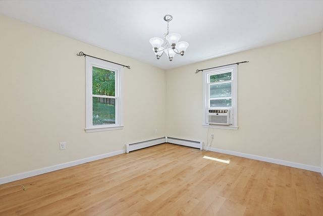 2 Mayflower Circle, Shrewsbury, MA 01545