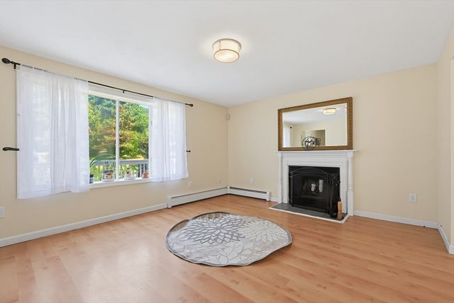 2 Mayflower Circle, Shrewsbury, MA 01545