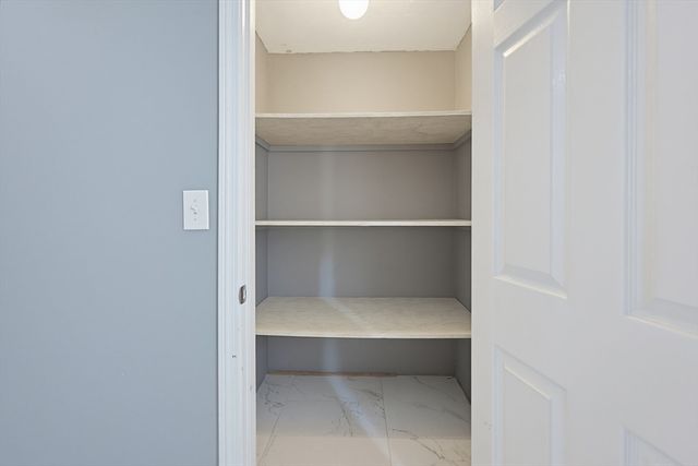 2 Mayflower Circle, Shrewsbury, MA 01545