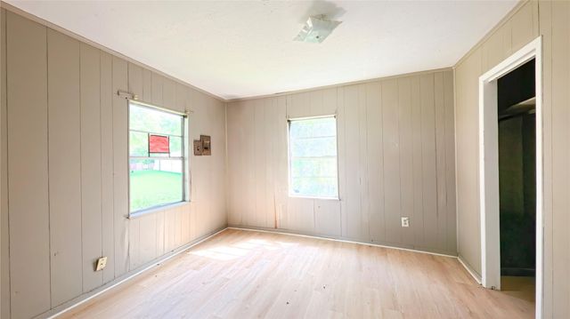 909 N Lake Avenue, Eagle Lake, TX 77434