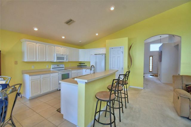 168 ARGYLE GATE LOOP RD, Dundee, FL 33838