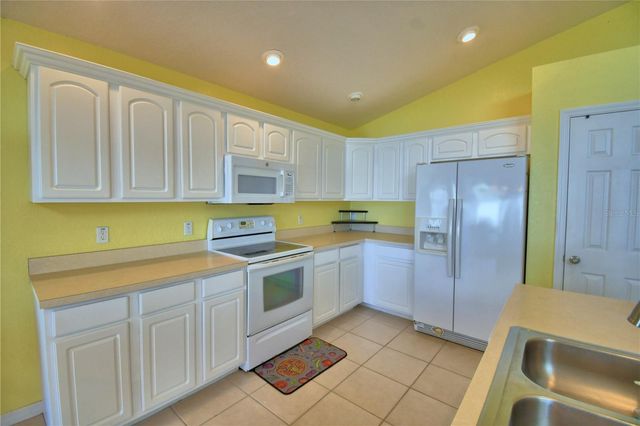 168 ARGYLE GATE LOOP RD, Dundee, FL 33838