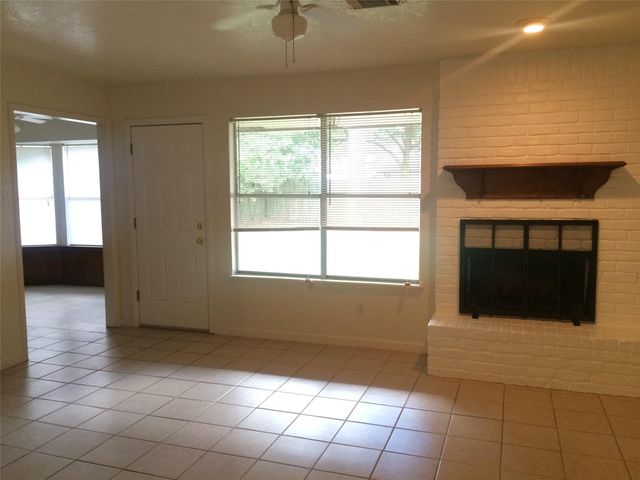 2119 Whitelaw Drive, Spring, TX 77386