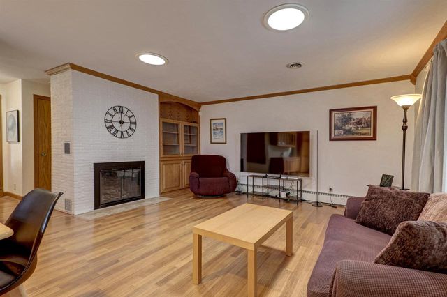 1967 PALISADES DRIVE, Appleton, WI 54915