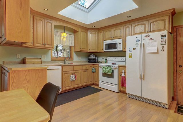 1967 PALISADES DRIVE, Appleton, WI 54915