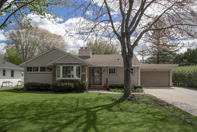 1967 PALISADES DRIVE, Appleton, WI 54915