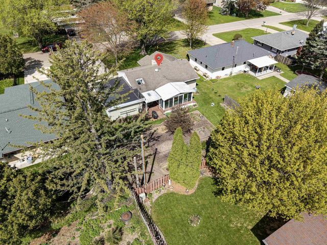 1967 PALISADES DRIVE, Appleton, WI 54915