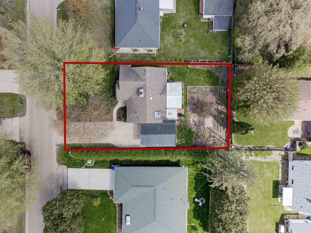 1967 PALISADES DRIVE, Appleton, WI 54915