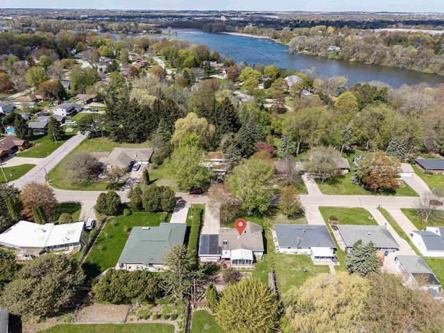 1967 PALISADES DRIVE, Appleton, WI 54915