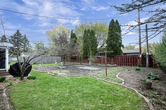 1967 PALISADES DRIVE, Appleton, WI 54915