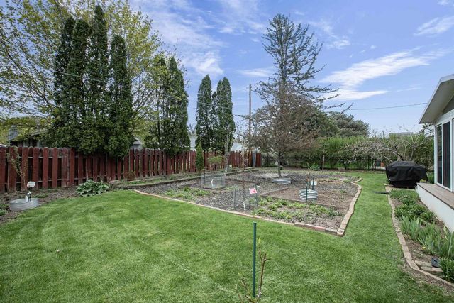 1967 PALISADES DRIVE, Appleton, WI 54915