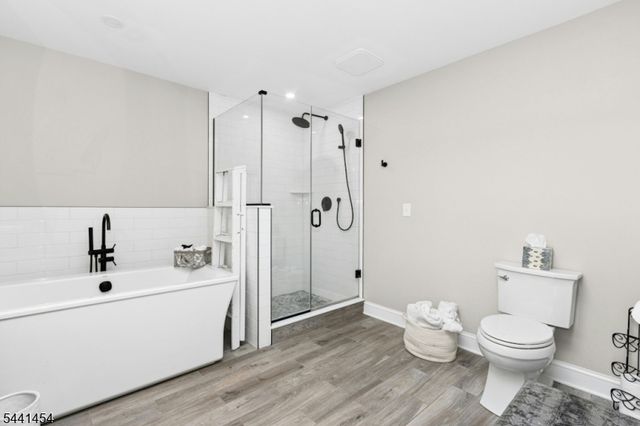1179 Blazo Ter, Mountainside Boro, NJ 07092