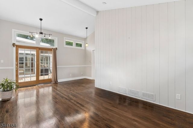 1179 Blazo Ter, Mountainside Boro, NJ 07092