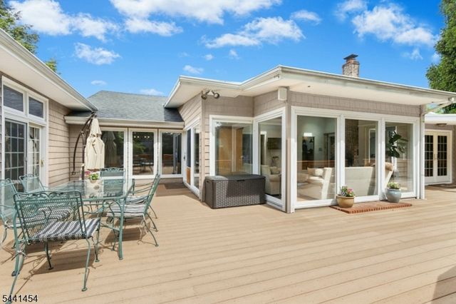 1179 Blazo Ter, Mountainside Boro, NJ 07092