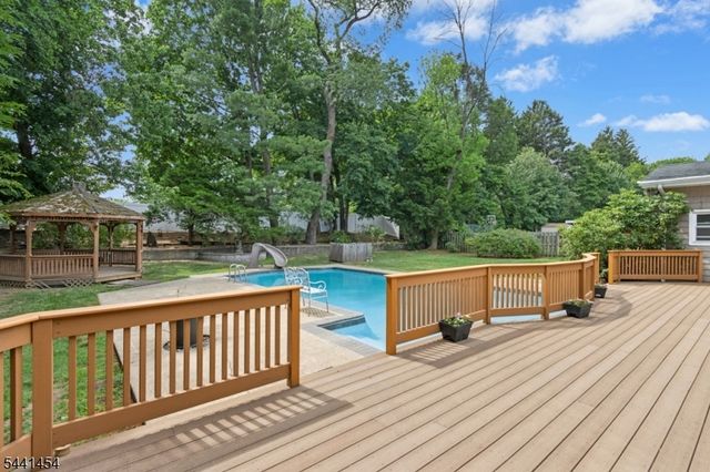 1179 Blazo Ter, Mountainside Boro, NJ 07092