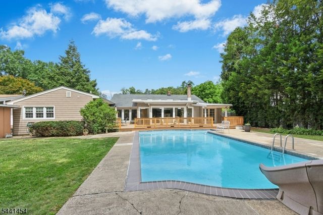 1179 Blazo Ter, Mountainside Boro, NJ 07092