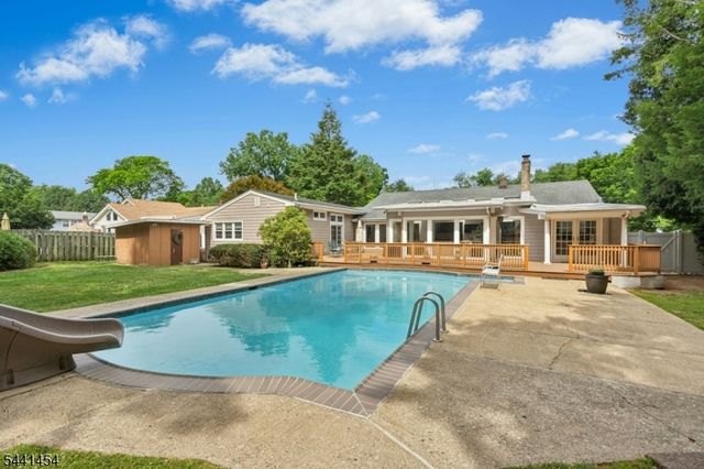 1179 Blazo Ter, Mountainside Boro, NJ 07092