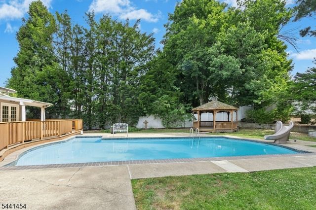 1179 Blazo Ter, Mountainside Boro, NJ 07092
