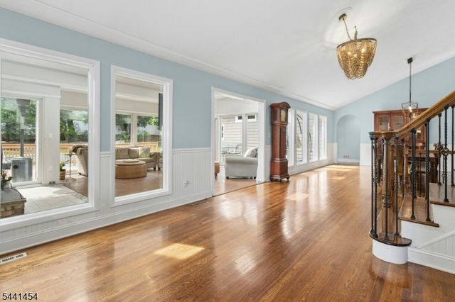 1179 Blazo Ter, Mountainside Boro, NJ 07092