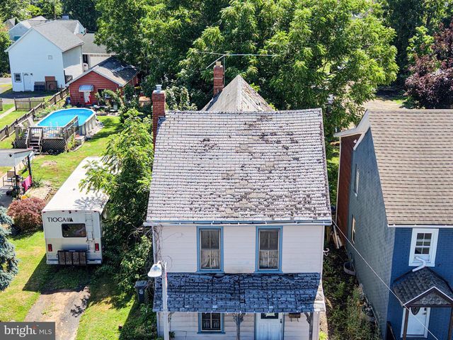 21 S 9TH ST, Quakertown, PA 18951