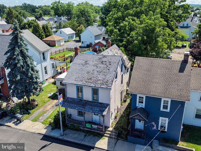 21 S 9TH ST, Quakertown, PA 18951