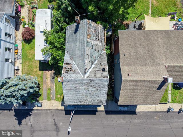 21 S 9TH ST, Quakertown, PA 18951