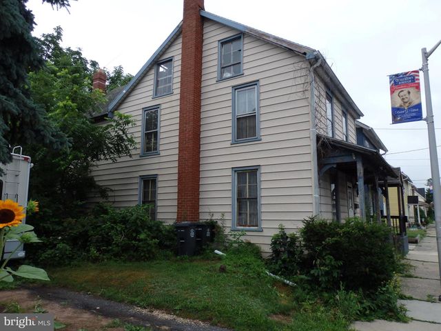 21 S 9TH ST, Quakertown, PA 18951