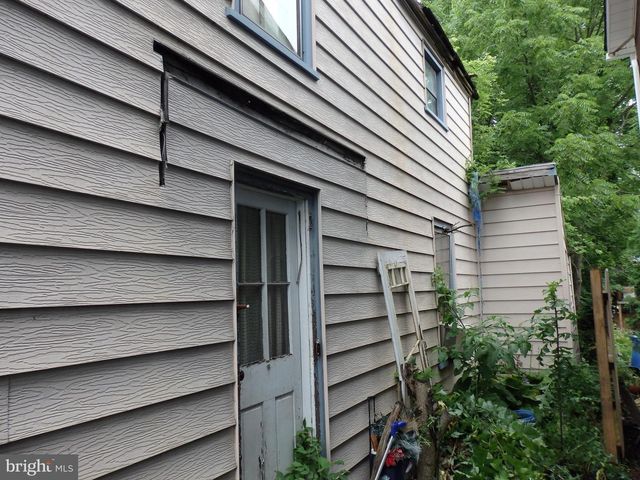 21 S 9TH ST, Quakertown, PA 18951
