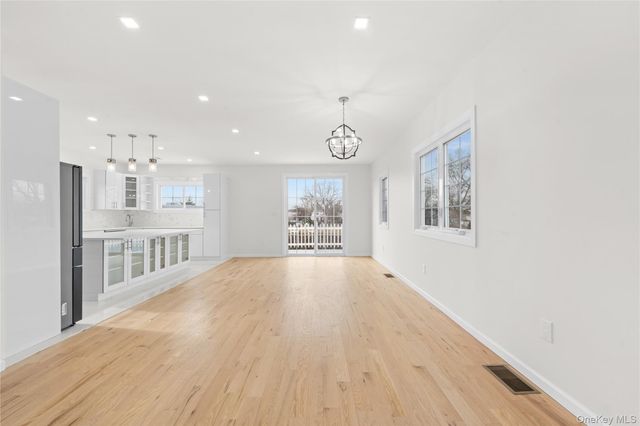 383 Franklin Avenue, Hewlett, NY 11557