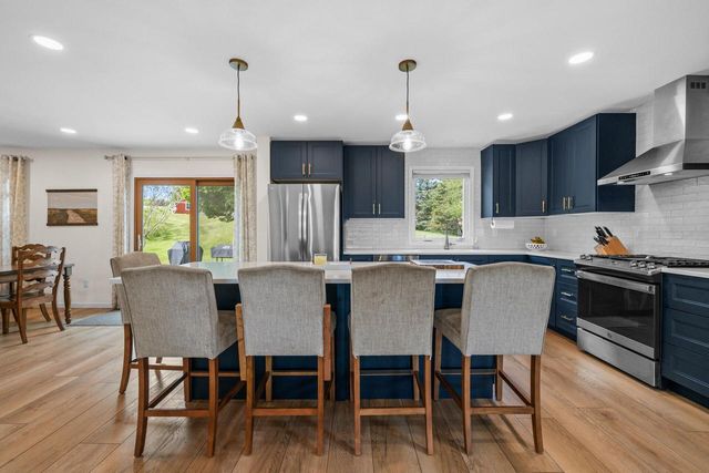 W301S2613 Jenna LANE, Waukesha, WI 53188