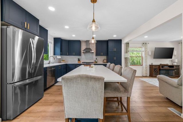 W301S2613 Jenna LANE, Waukesha, WI 53188