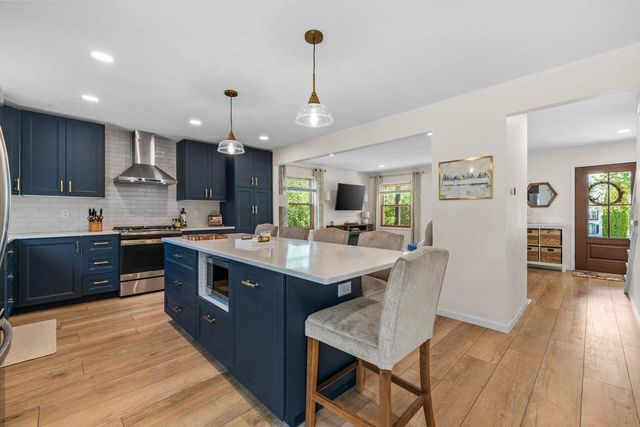 W301S2613 Jenna LANE, Waukesha, WI 53188