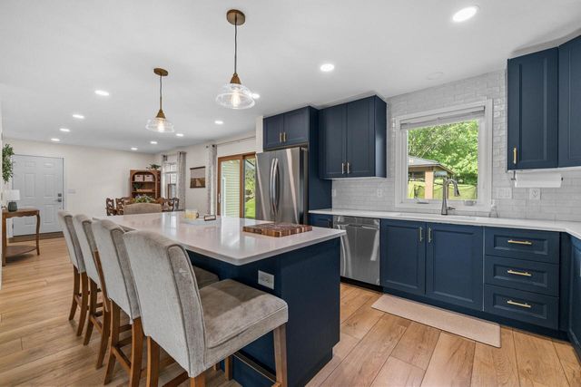 W301S2613 Jenna LANE, Waukesha, WI 53188