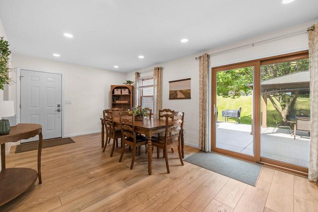 W301S2613 Jenna LANE, Waukesha, WI 53188