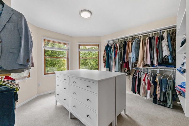 W301S2613 Jenna LANE, Waukesha, WI 53188
