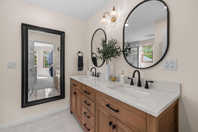 W301S2613 Jenna LANE, Waukesha, WI 53188
