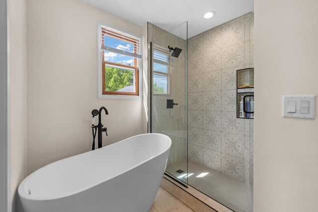 W301S2613 Jenna LANE, Waukesha, WI 53188